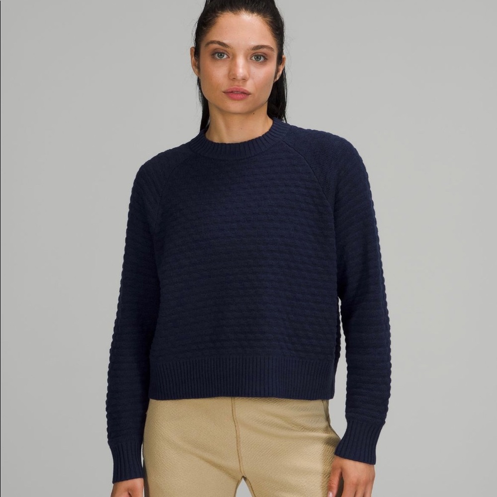 Lululemon Texture Play Crew Sweater xs/s Night Sea Navy NWT